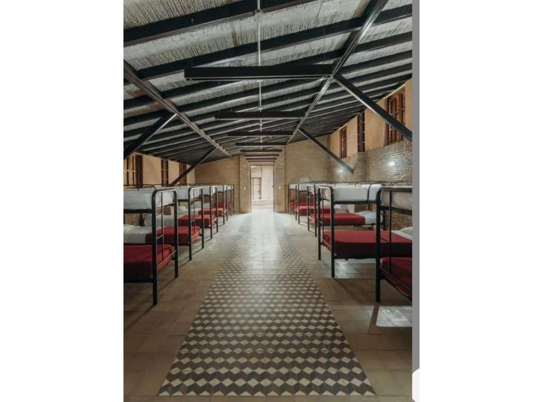 Hotel Ur Αλλαχαμπάντ Εξωτερικό φωτογραφία