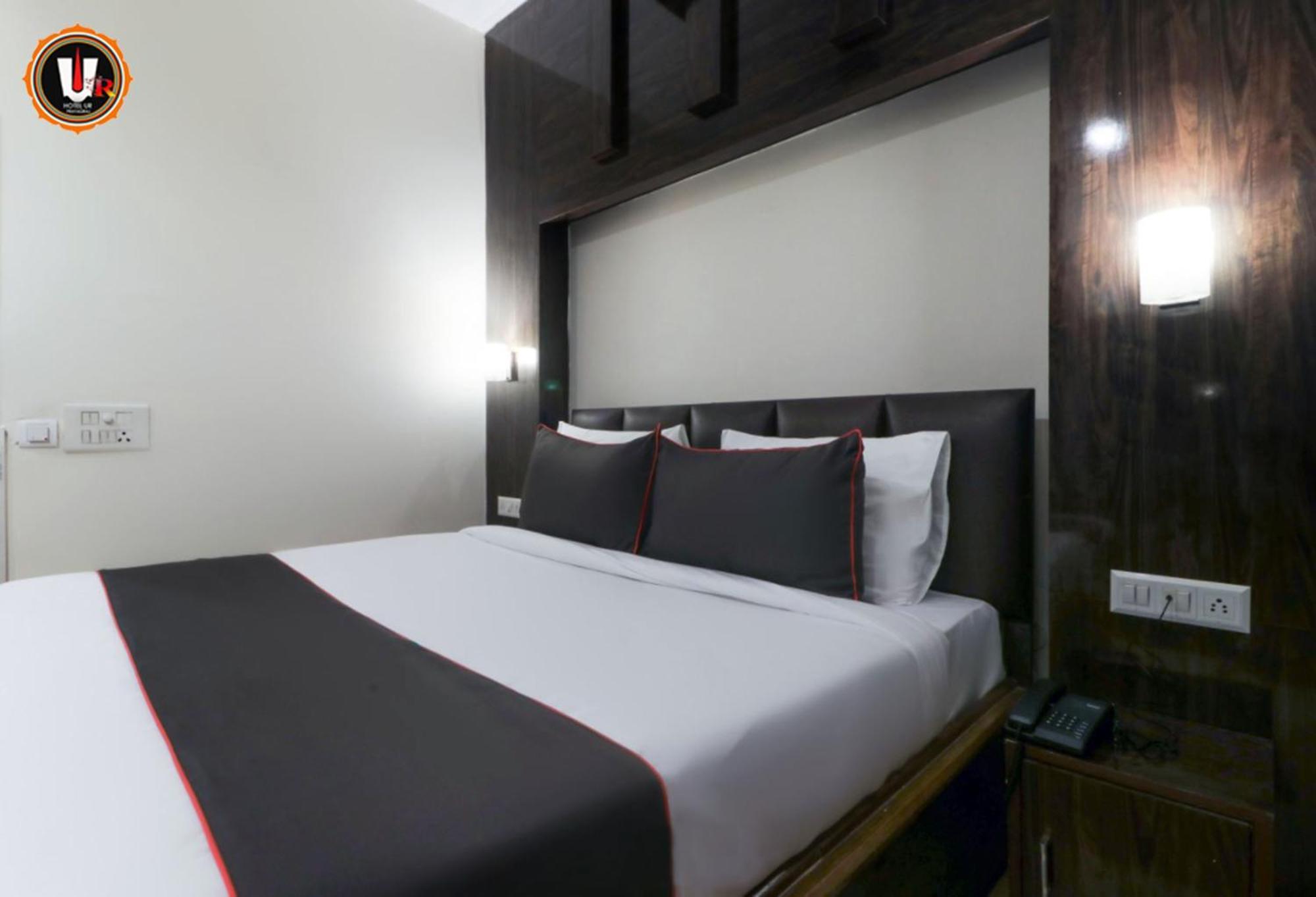 Hotel Ur Αλλαχαμπάντ Εξωτερικό φωτογραφία
