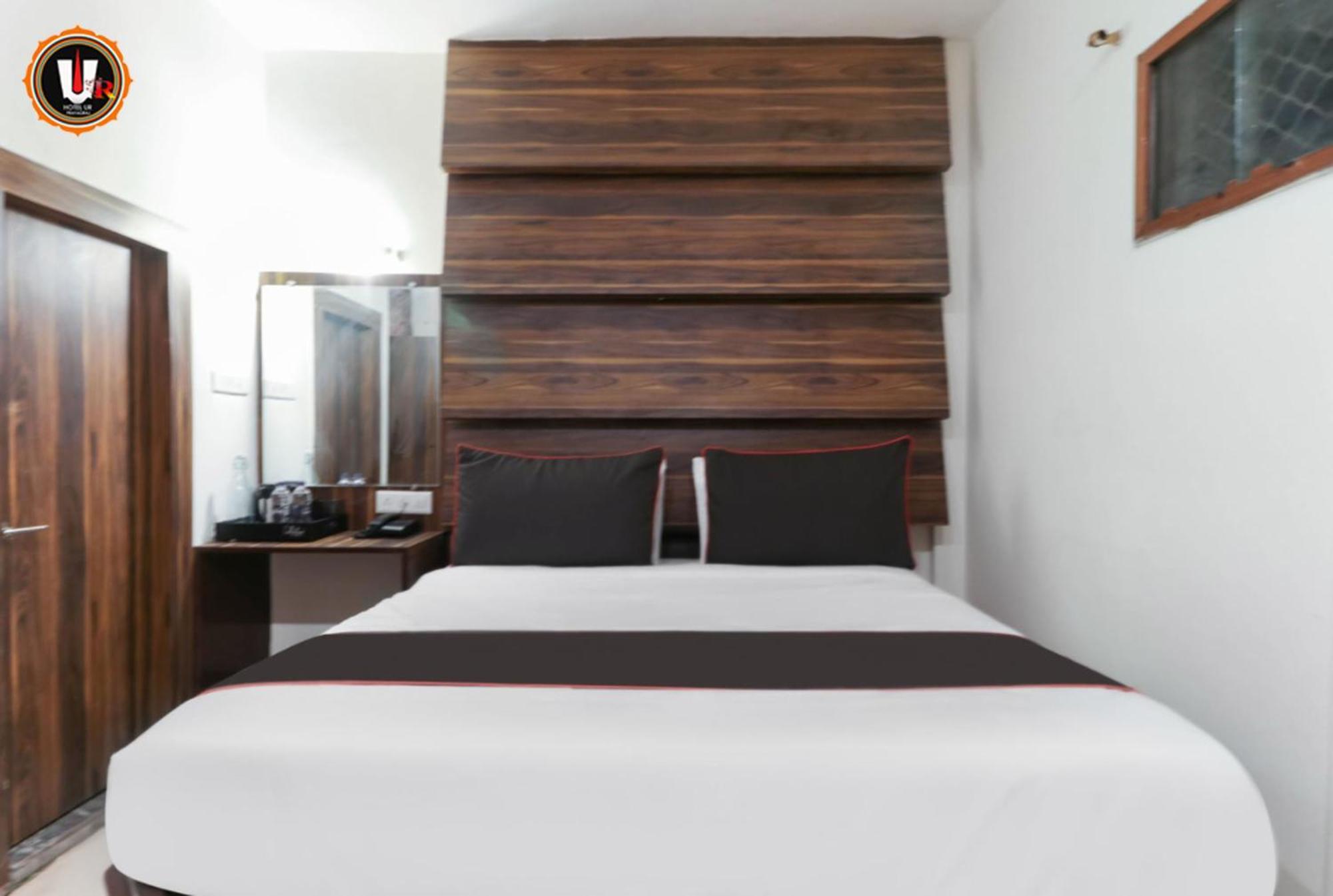 Hotel Ur Αλλαχαμπάντ Εξωτερικό φωτογραφία