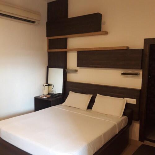Hotel Ur Αλλαχαμπάντ Εξωτερικό φωτογραφία